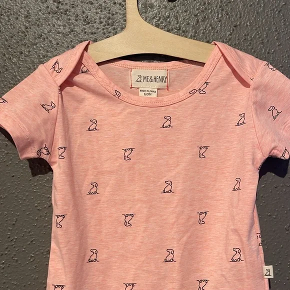 Me & Henry Walty Onesie in Salmon Henry Dog - Picture 5 of 9